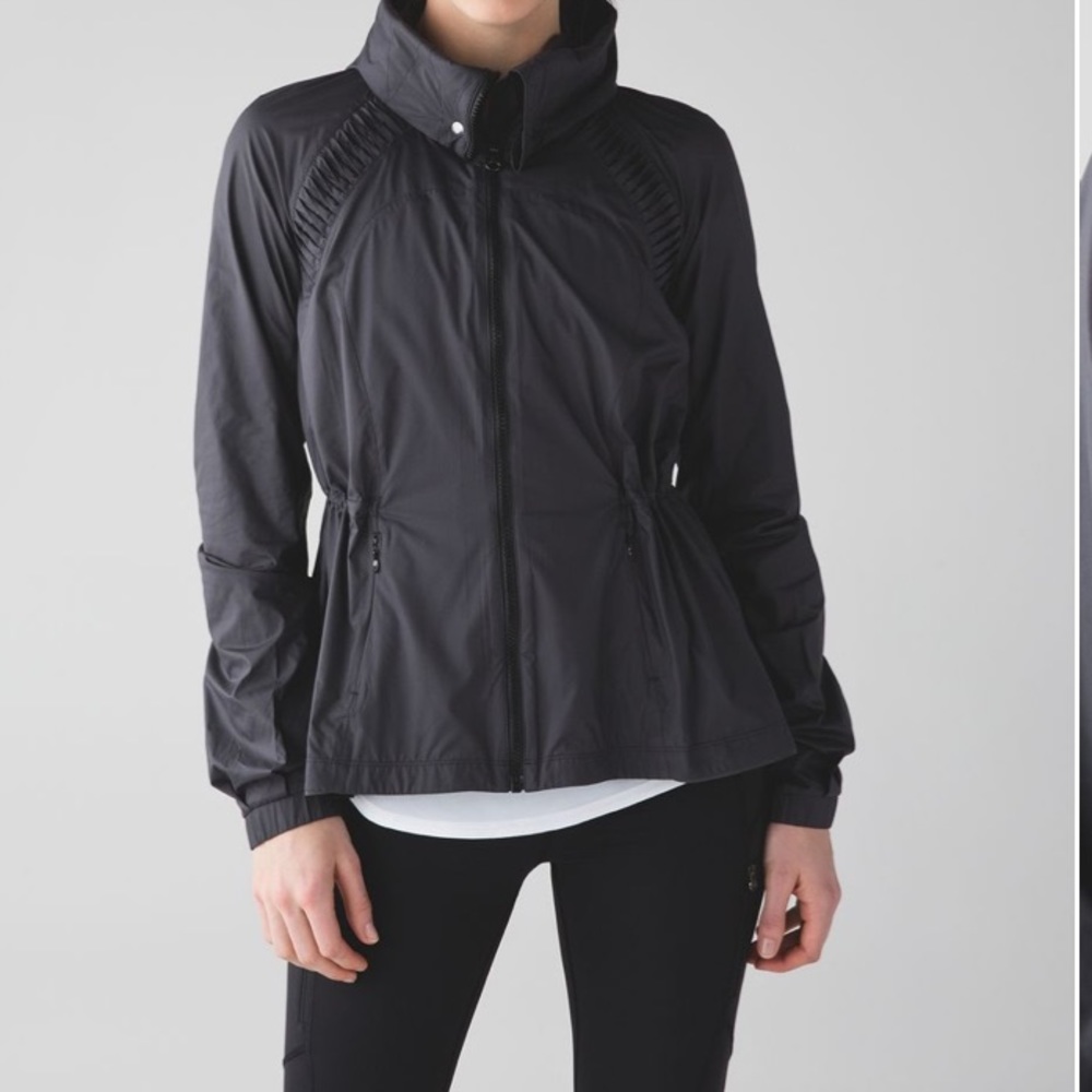 Lululemon making moves jacket black glide fabric lightweight size 8 - Picture 13 of 13